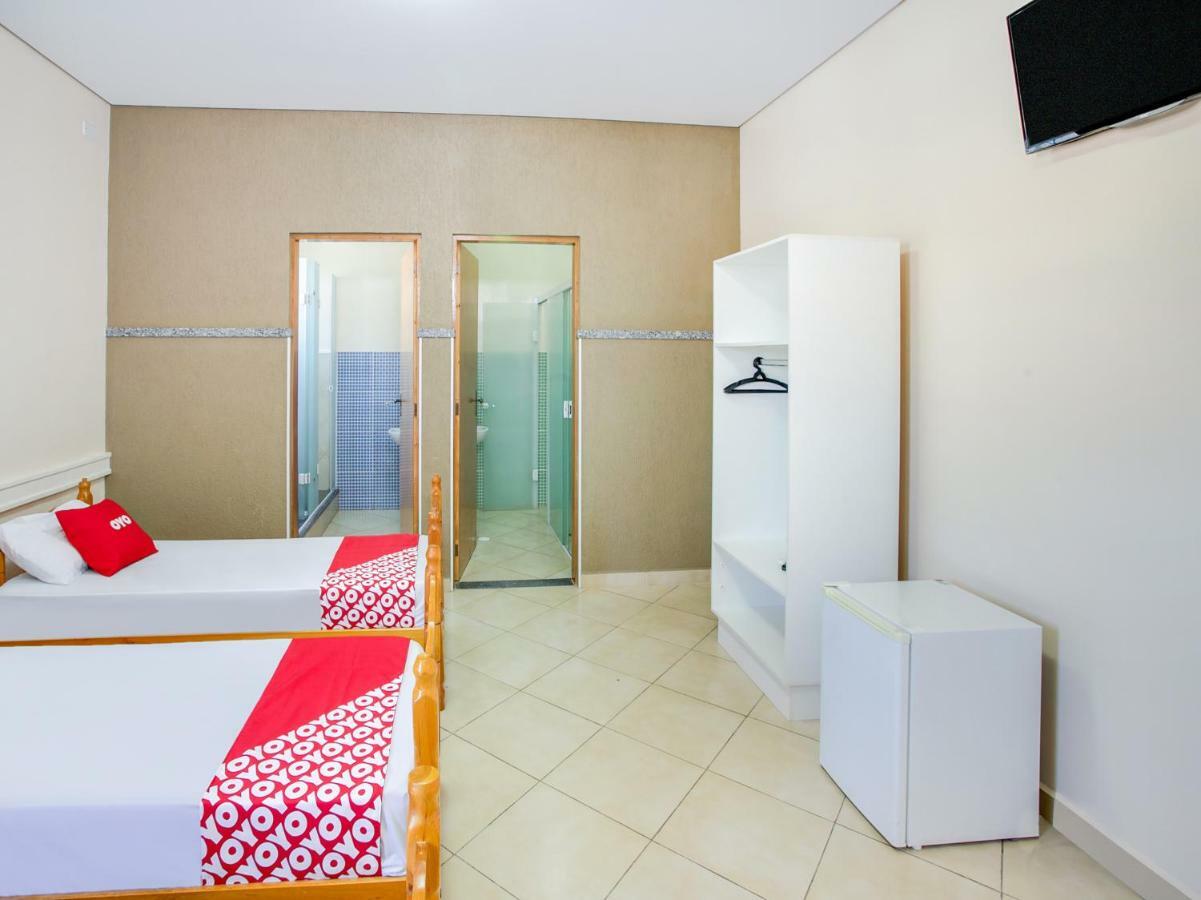 Oyo Hotel Dayse Santana de Parnaíba Esterno foto